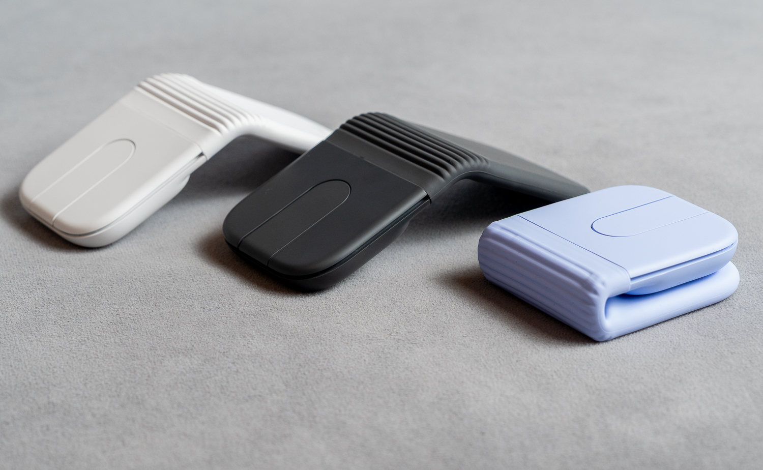 Logitech 宣布推出首款無線摺疊滑鼠 Mobi！將近年摺疊手機掀起的「Fold」延伸至電腦周邊產品。（圖／羅技提供）